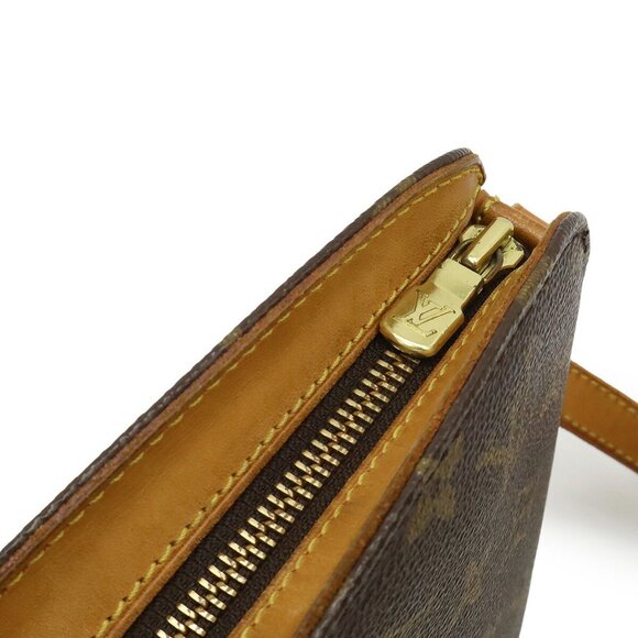 LOUIS VUITTON Brown Monogram Shoulder Bag - Picture 5 of 9